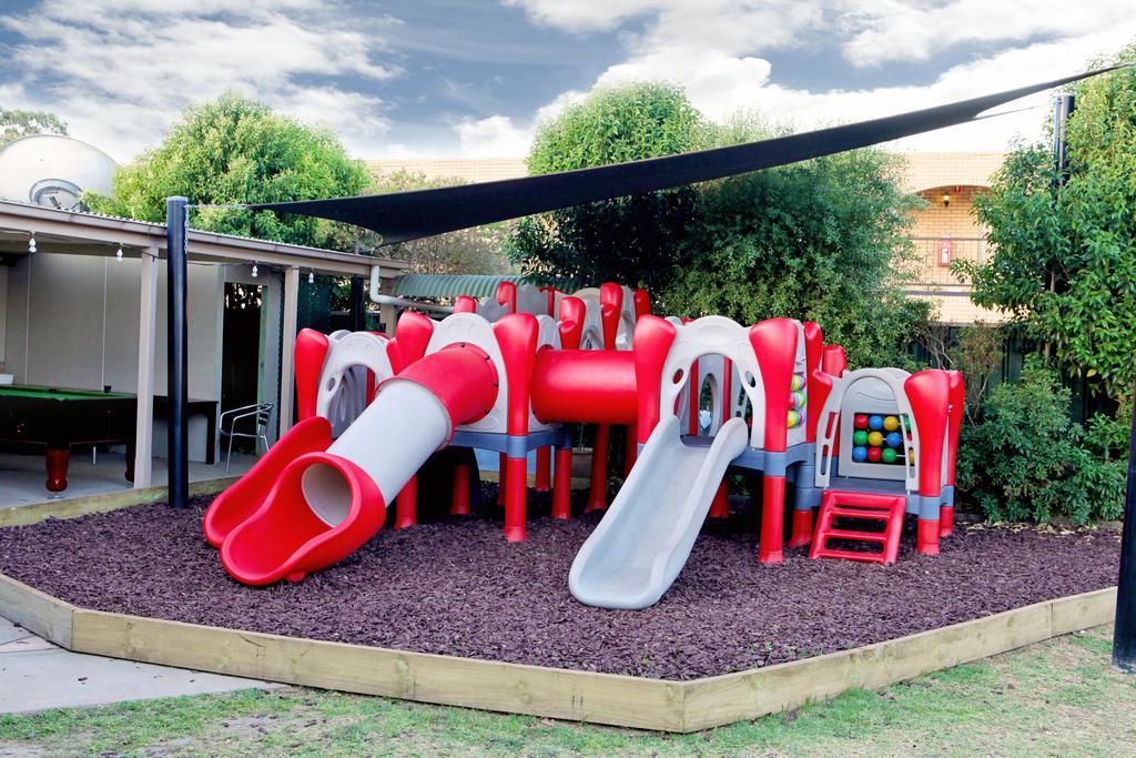 Lake Mulwala Hotel Exterior photo