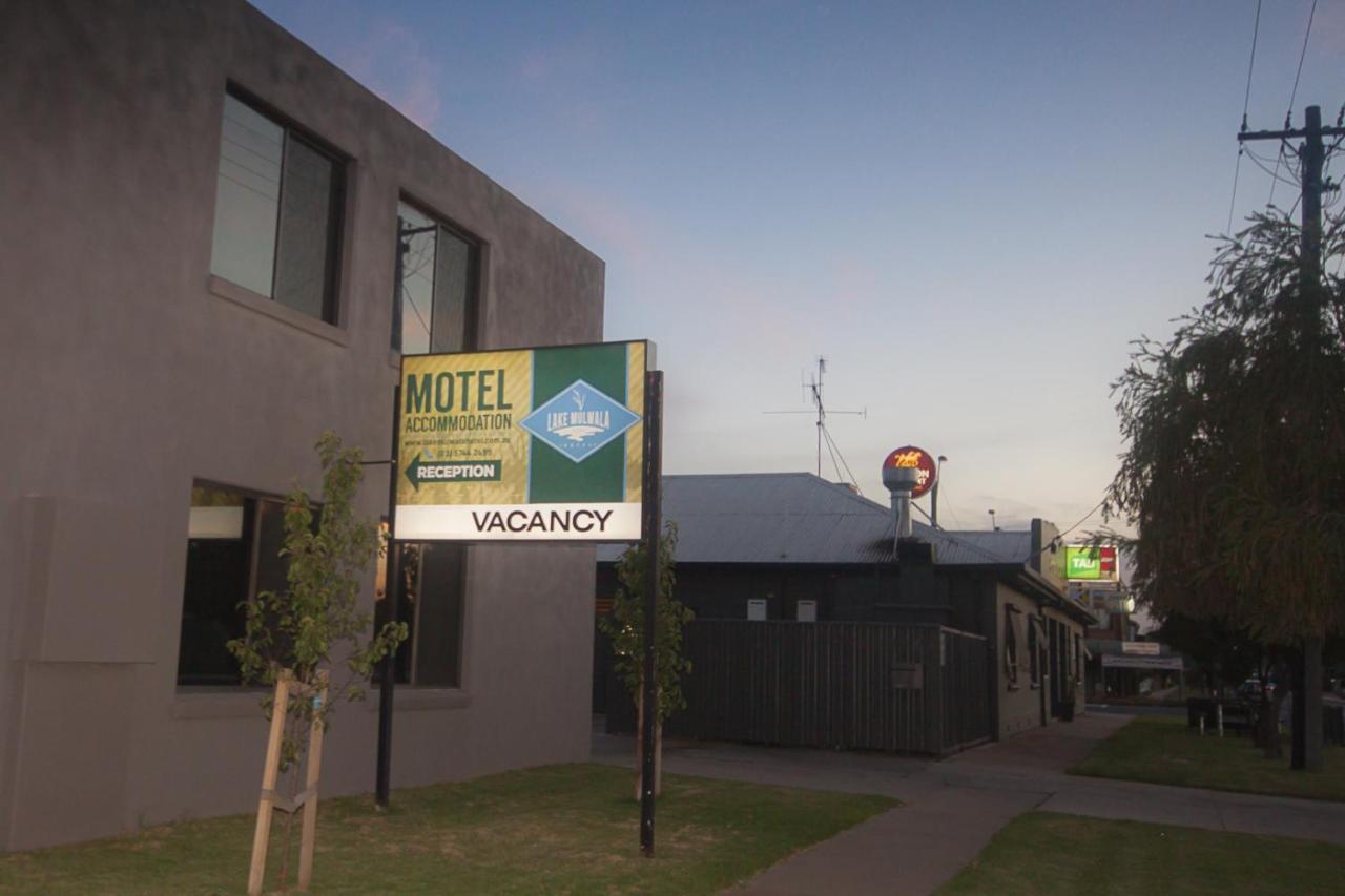 Lake Mulwala Hotel Exterior photo